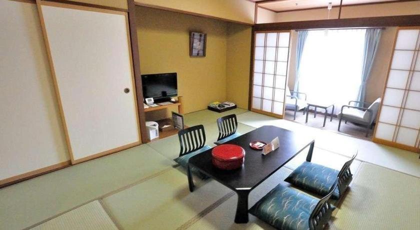 Tateyama Kokusai Hotel Toyama Station Exteriör bild